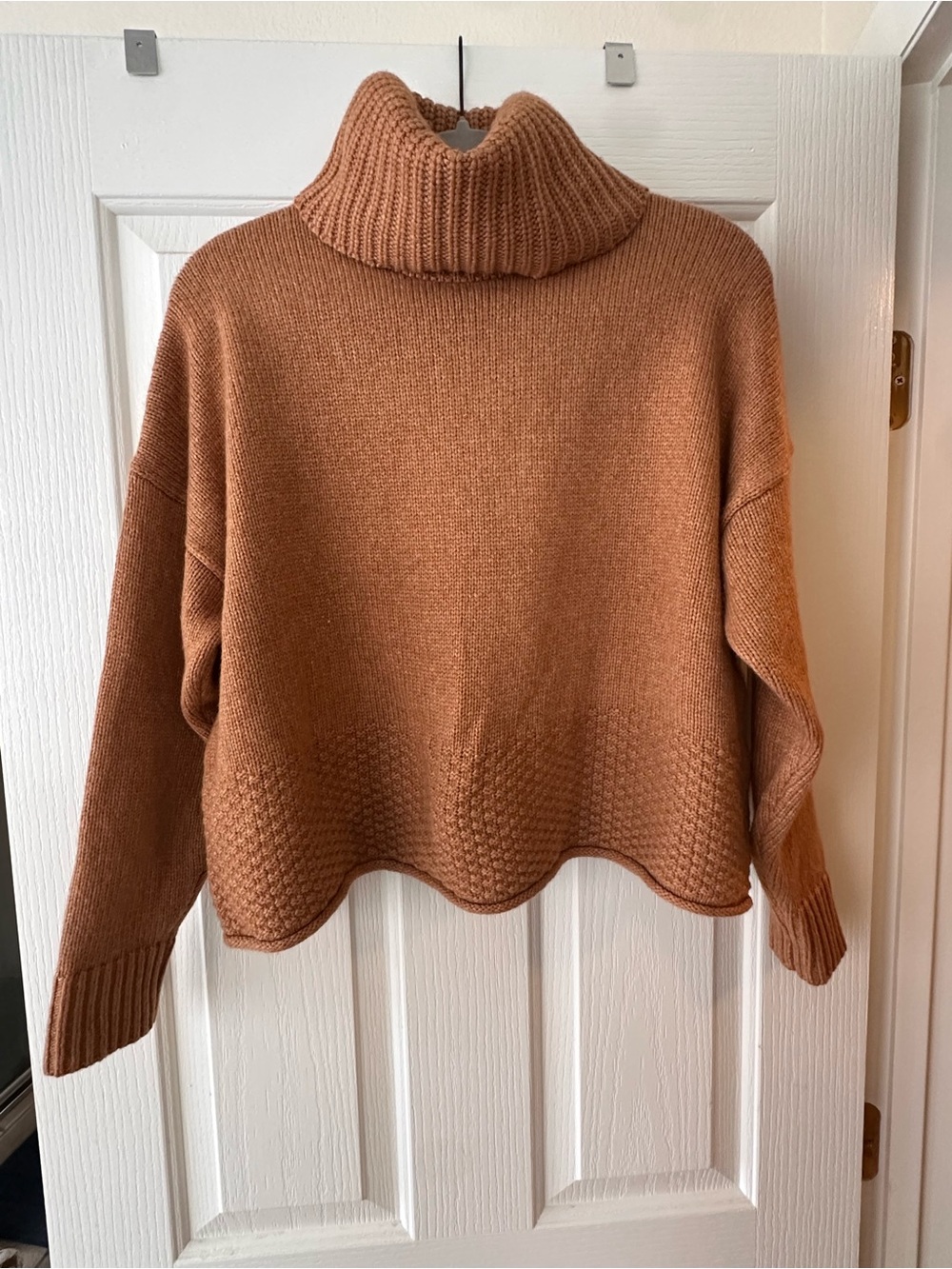 Madewell Ribbed Turtleneck Sweater in Camel Brown
